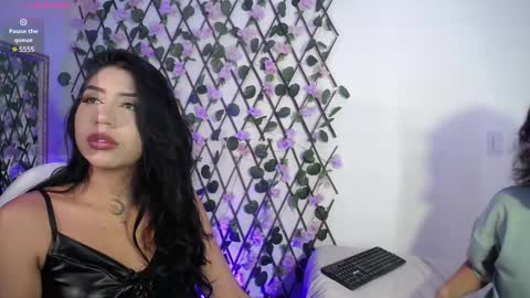 Snapshot of aron_gomez chatting on 03/05/25, 04:45 aron online show from 03/05/25, 04:45