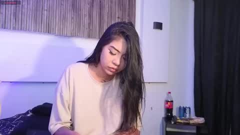 Snapshot of aron_gomez chatting on 09/21/25, 06:04 aron online show from 09/21/25, 06:04