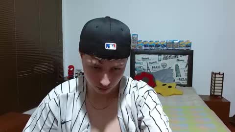 Snapshot of aron_miller18 chatting on 01/09/25, 10:31 Aaron online show from 01/09/25, 10:31