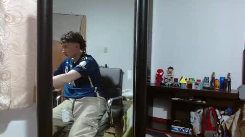 Snapshot of aron_miller18 chatting on 02/01/25, 10:55 Aaron online show from 02/01/25, 10:55