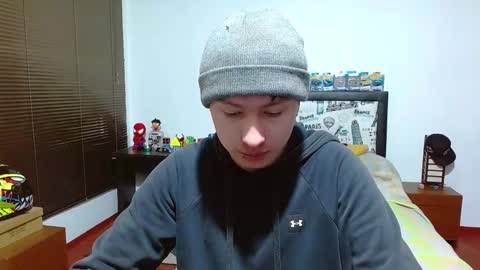 Snapshot of aron_miller18 chatting on 02/13/25, 03:24 Aaron online show from 02/13/25, 03:24