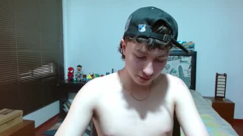 Snapshot of aron_miller18 chatting on 02/20/25, 06:57 Aaron online show from 02/20/25, 06:57