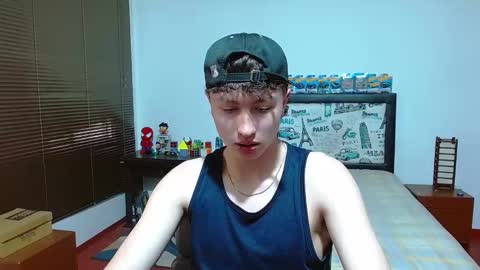 Snapshot of aron_miller18 chatting on 02/24/25, 08:25 Aaron online show from 02/24/25, 08:25