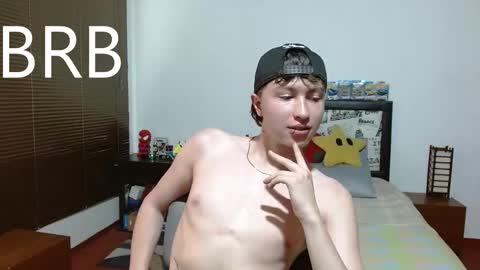 Snapshot of aron_miller18 chatting on 02/28/25, 09:01 Aaron online show from 02/28/25, 09:01