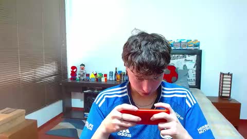 Snapshot of aron_miller18 chatting on 03/01/25, 03:49 Aaron online show from 03/01/25, 03:49