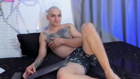 Snapshot of aron_santoro1 chatting on 01/12/25, 07:32 Aron Santoro online show from 01/12/25, 07:32