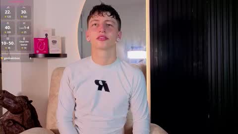 Snapshot of aron_tay chatting on 10/30/25, 03:08  your aron  online show from 10/30/25, 03:08