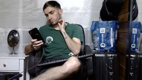 Snapshot of arongfranco chatting on 11/10/25, 03:27 Aron G Franco online show from 11/10/25, 03:27