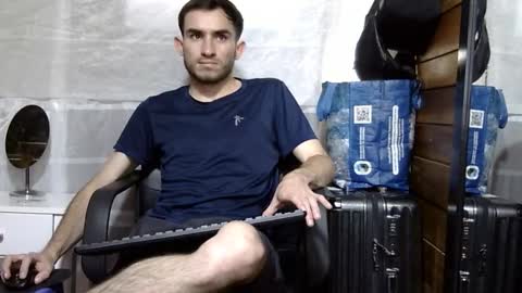 Snapshot of arongfranco chatting on 11/11/25, 04:07 Aron G Franco online show from 11/11/25, 04:07