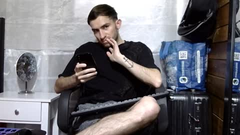 Snapshot of arongfranco chatting on 11/15/25, 04:58 Aron G Franco online show from 11/15/25, 04:58