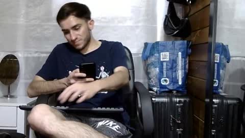 Snapshot of arongfranco chatting on 11/17/25, 05:41 Aron G Franco online show from 11/17/25, 05:41