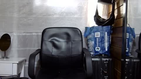 Snapshot of arongfranco chatting on 11/19/25, 03:34 Aron G Franco online show from 11/19/25, 03:34