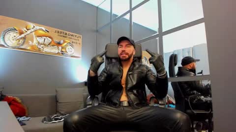 AronGrant online show from 12/21/24, 09:23