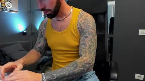 AronGrant online show from 12/01/25, 10:42