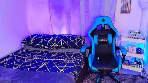 noah and ivy online show from 09/15/25, 10:37