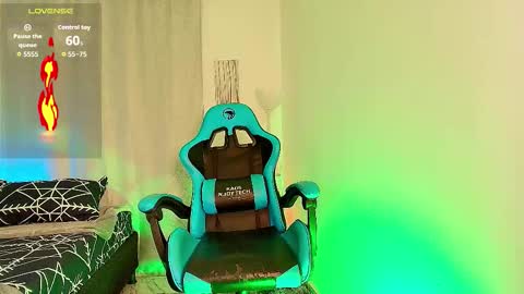 noah and ivy online show from 09/17/25, 10:39