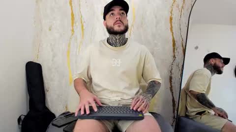 Aron online show from 10/30/25, 05:31