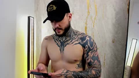 Aron online show from 11/20/25, 06:02