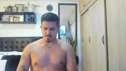 Snapshot of aronwilliams69 chatting on 02/04/25, 11:06 ARON  Independent model  online show from 02/04/25, 11:06