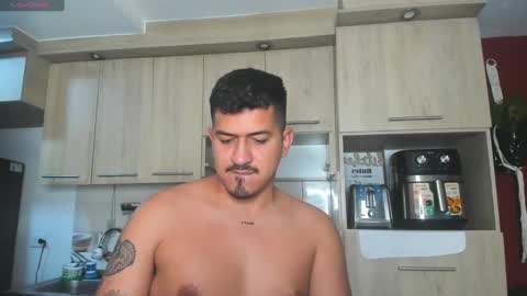 Snapshot of aronwilliams69 chatting on 02/19/25, 05:49 ARON  Independent model  online show from 02/19/25, 05:49