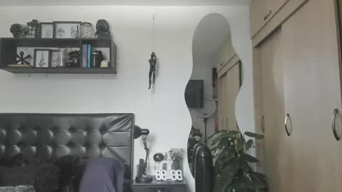 Snapshot of aronwilliams69 chatting on 10/07/25, 04:48 ARON  Independent model  online show from 10/07/25, 04:48