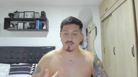 Snapshot of aronwilliams69 chatting on 11/03/25, 06:36 ARON Independent model online show from 11/03/25, 06:36