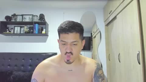 Snapshot of aronwilliams69 chatting on 12/19/25, 12:50 ARON Independent model online show from 12/19/25, 12:50