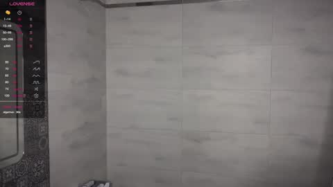 Aron and Phil solo online show from 01/11/25, 07:05