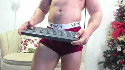 Snapshot of aroon_connor chatting on 11/18/25, 11:26 online show from 11/18/25, 11:26