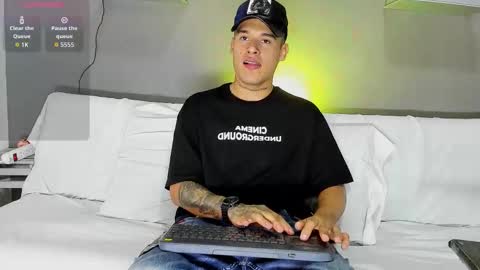 Snapshot of aroon_fit chatting on 02/19/26, 09:22 AROON HOT online show from 02/19/26, 09:22