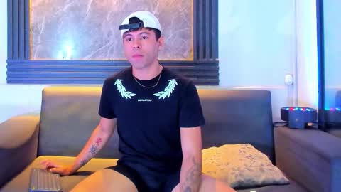 Aroon   online show from 11/27/25, 11:56