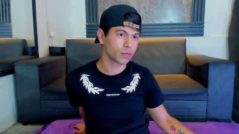 Aroon   online show from 12/21/25, 07:10