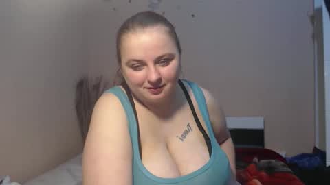 Snapshot of arriana98 chatting on 11/19/25, 04:01 Arriana online show from 11/19/25, 04:01