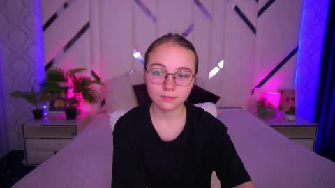 arrinawair online show from 10/23/25, 07:51