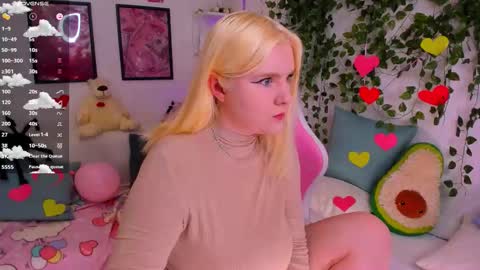 Snapshot of art_lovee_ chatting on 02/18/26, 01:34 art_lovee_ online show from 02/18/26, 01:34