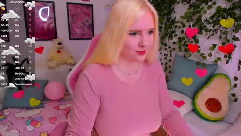 Snapshot of art_lovee_ chatting on 02/21/26, 01:28 art_lovee_ online show from 02/21/26, 01:28