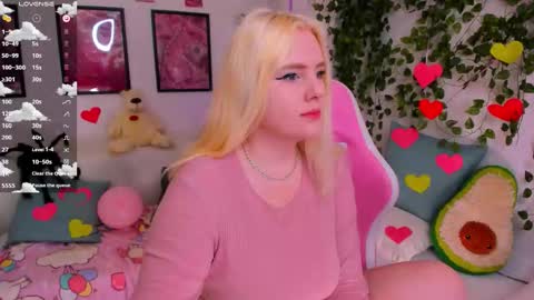 Snapshot of art_lovee_ chatting on 02/25/26, 02:10 art_lovee_ online show from 02/25/26, 02:10