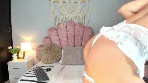 Snapshot of artbelia chatting on 03/02/26, 01:41 Lia Rose online show from 03/02/26, 01:41