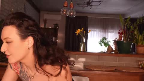 Snapshot of artegirlx chatting on 03/08/25, 01:57 Maya online show from 03/08/25, 01:57