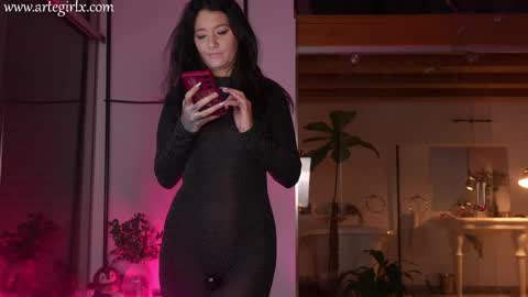 Maya online show from 02/28/26, 11:28