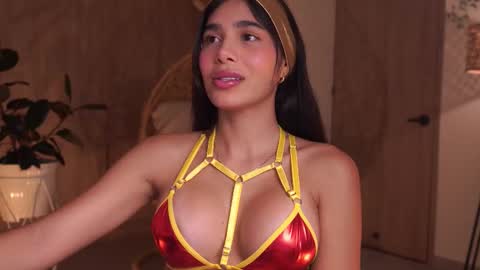 Snapshot of artemia_ chatting on 10/29/25, 02:47 Amanda online show from 10/29/25, 02:47