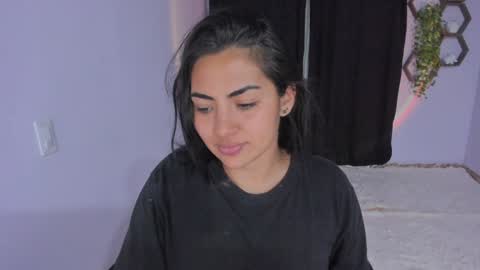 Snapshot of artemis_020 chatting on 12/22/24, 11:31 FENIX online show from 12/22/24, 11:31