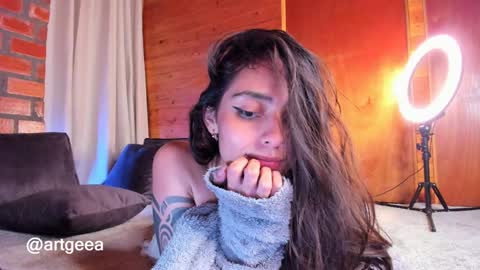 Snapshot of artgea chatting on 12/12/24, 11:47 Linda  independent model artgeea online show from 12/12/24, 11:47