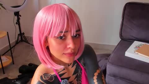 Snapshot of artgea chatting on 09/29/25, 04:12 Linda  independent model artgeea online show from 09/29/25, 04:12