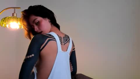 Linda  independent model artgeea online show from 12/19/25, 03:52