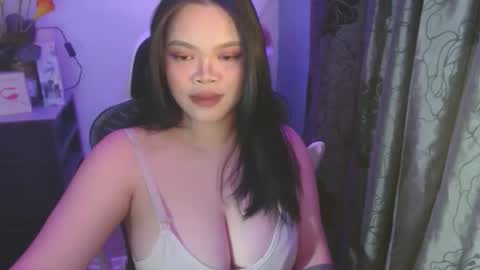 Snapshot of arthemist11 chatting on 01/08/25, 08:18 monica online show from 01/08/25, 08:18