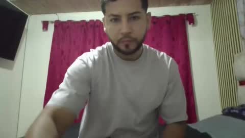 Snapshot of arthur1718 chatting on 03/09/26, 01:42 arthur1718 online show from 03/09/26, 01:42