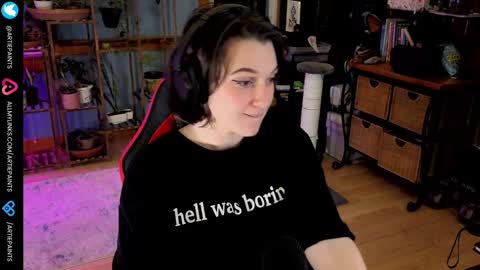 Snapshot of artiepaints chatting on 12/08/24, 03:53 Artie Paints online show from 12/08/24, 03:53