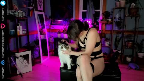 Snapshot of artiepaints chatting on 12/13/24, 11:06 Artie Paints online show from 12/13/24, 11:06