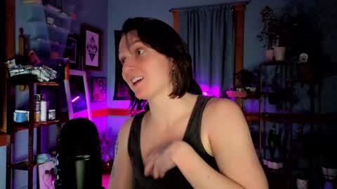 Snapshot of artiepaints chatting on 12/18/24, 12:32 Artie Paints online show from 12/18/24, 12:32